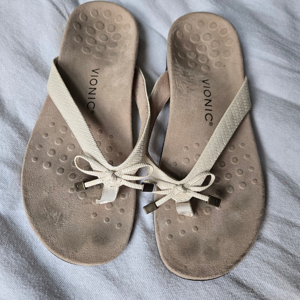 Vionic Bella Orthotic Flip Flop Sandals Cream Bow Thong Sandals Womens